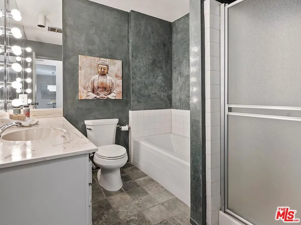 117 S Doheny Drive 313, Los Angeles, California 90048 home-pic-24